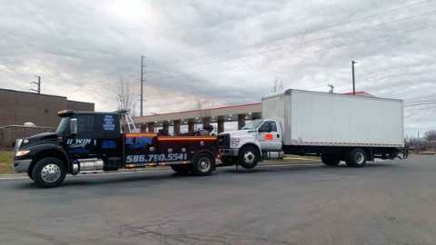 Detroit, MI Work Truck Towing